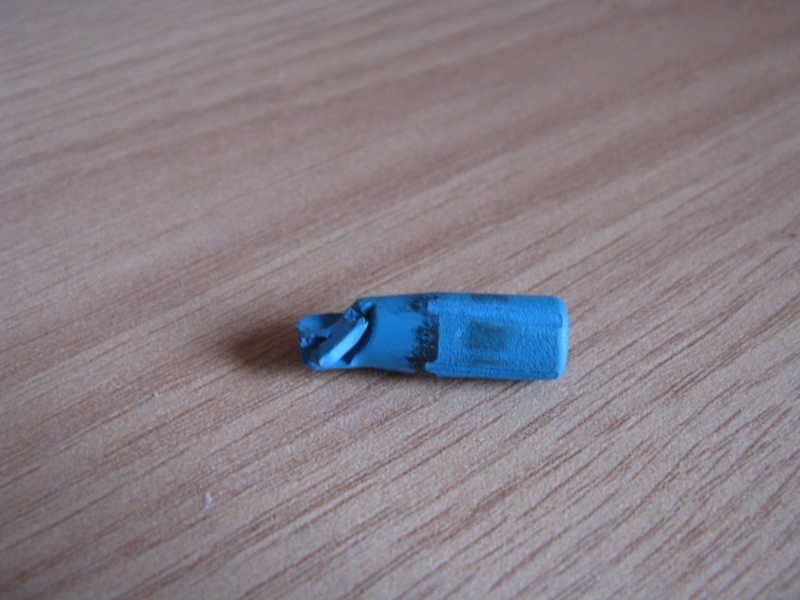 Boulet en plastique bleu Img_2310