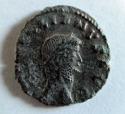Les monnaies de Gallien à identifier   - Page 2 Dsc05313