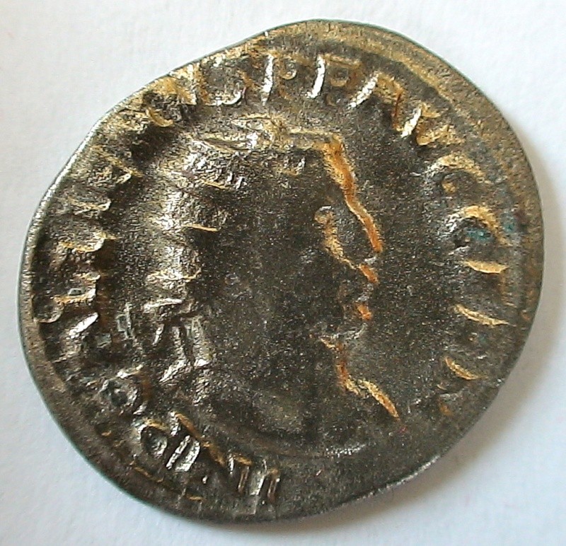 Les monnaies de Gallien à identifier   - Page 3 Dsc06824