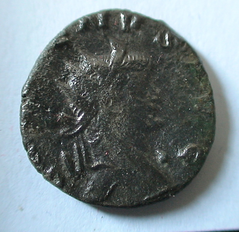 Les monnaies de Gallien à identifier   - Page 3 Dsc06828