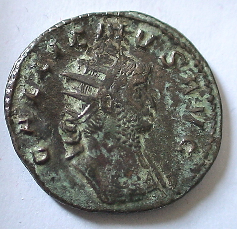 Les monnaies de Gallien à identifier   - Page 3 Dsc06842