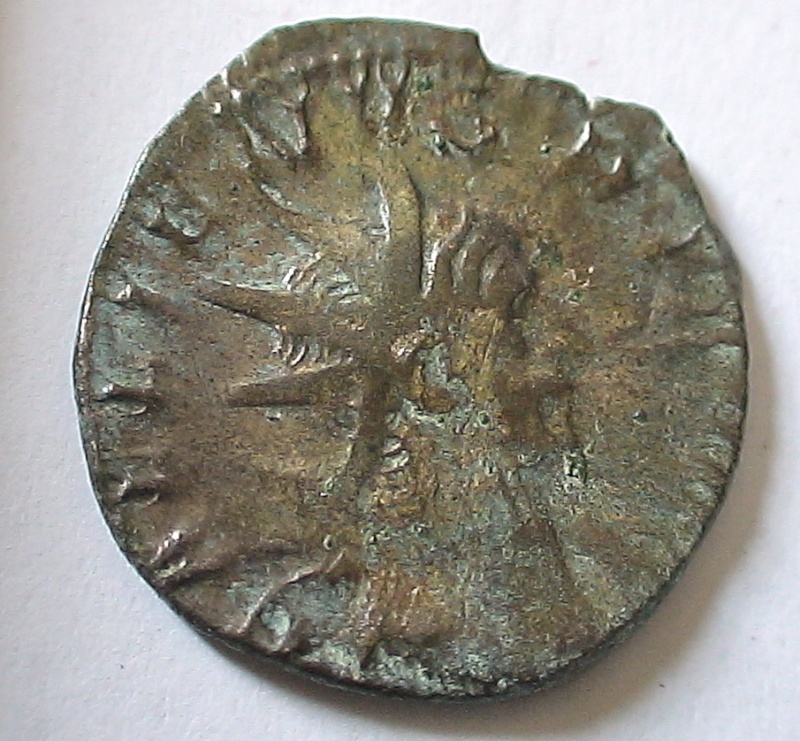 Les monnaies de Gallien à identifier   - Page 3 Dsc06845