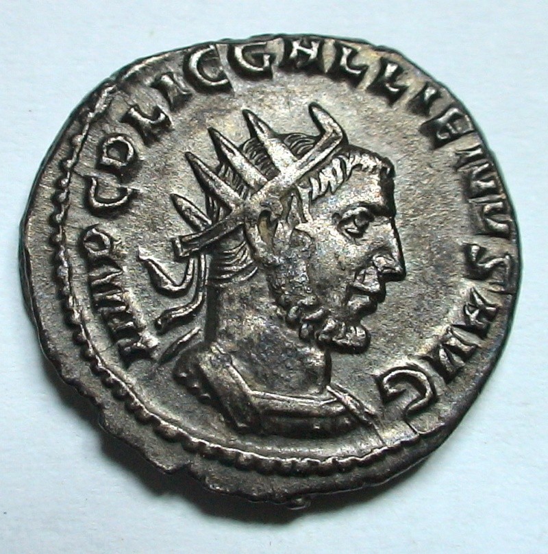 Les monnaies de Gallien à identifier   - Page 5 Dsc06939
