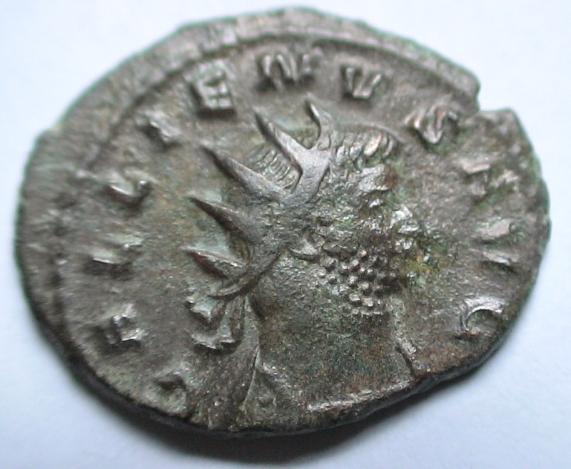 Les monnaies de Gallien à identifier   - Page 6 Dsc06990