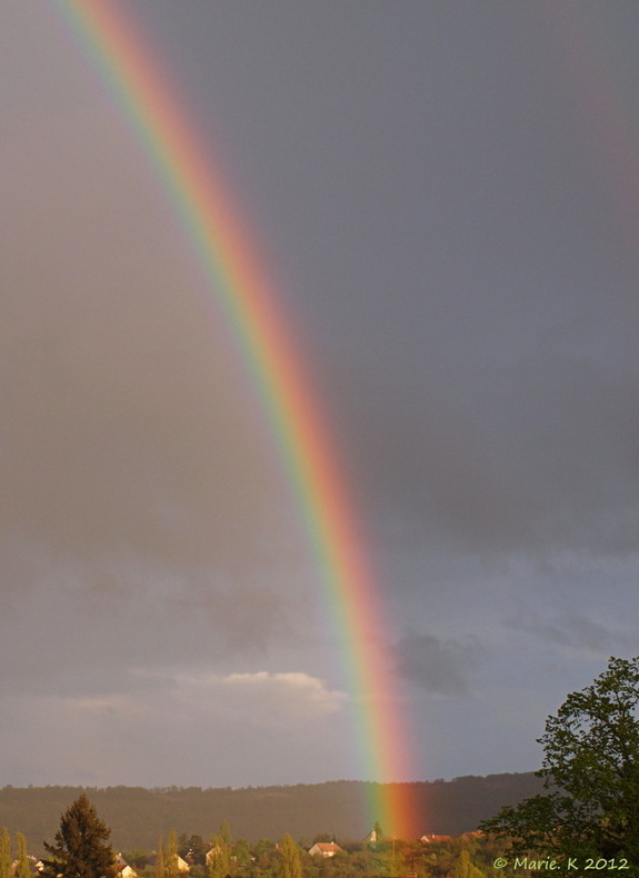 après l'orage.. Arc_en10