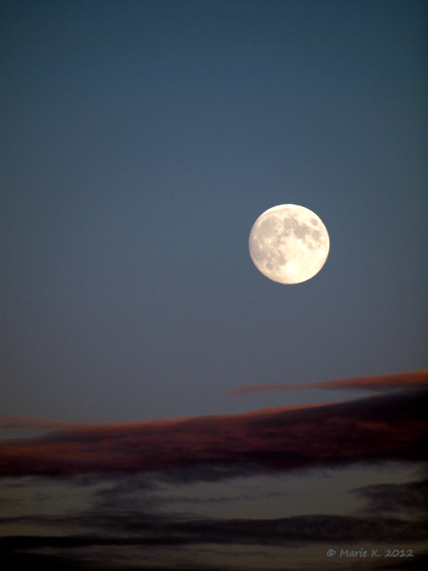 lune vu par Marie + 1 + 1 Pa283711