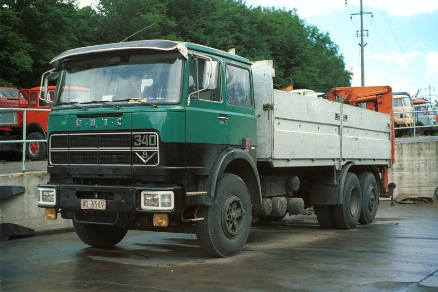 camion UNIC - Page 8 35053910