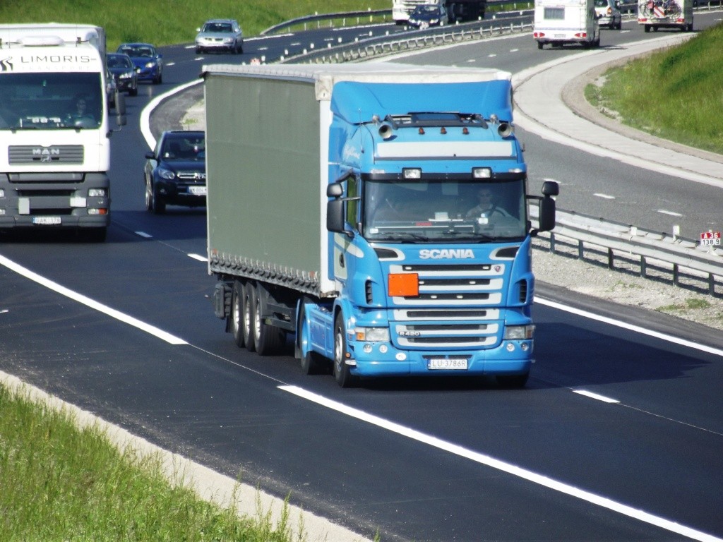 Scania série R G et P - Page 5 Camio739