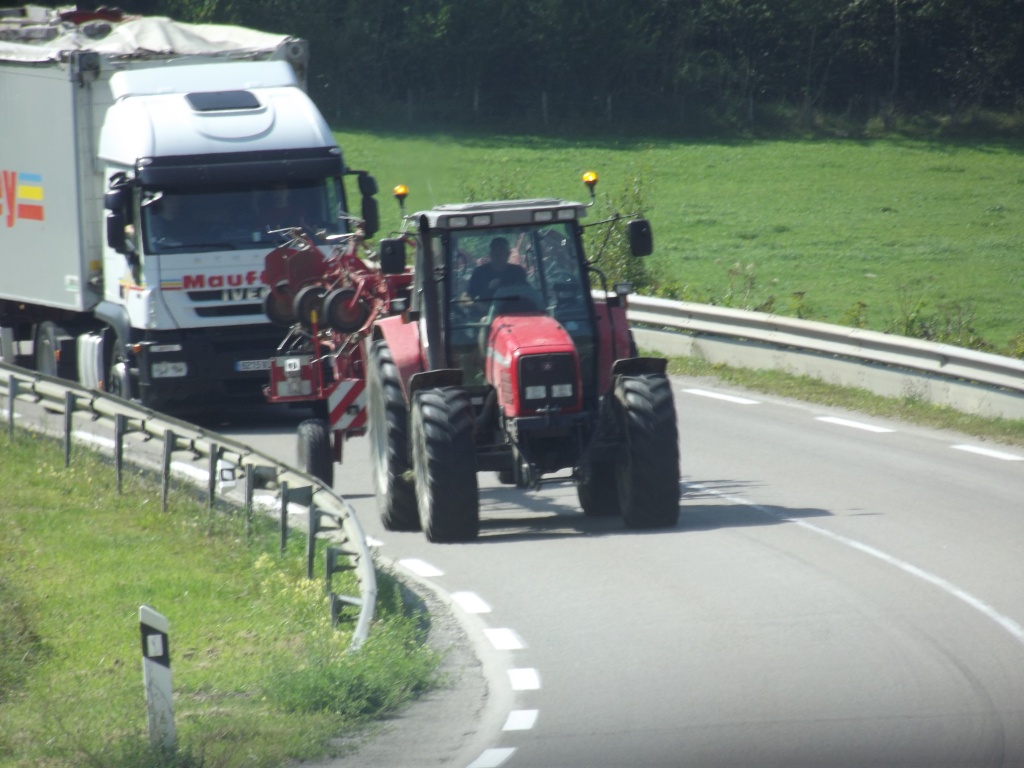 Massey Ferguson (Royaume Uni) - Page 2 Dscf3381