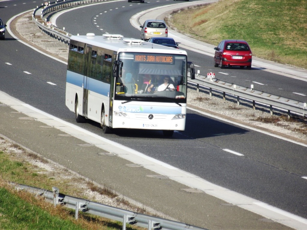  Cars et Bus de Franche Comté - Page 2 Dscf6758