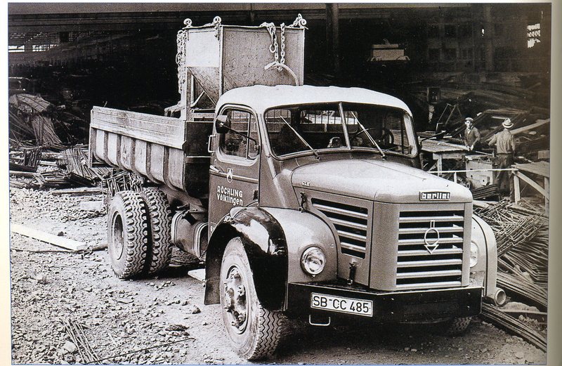 Berliet (cabine a capot) - Page 5 Img24110