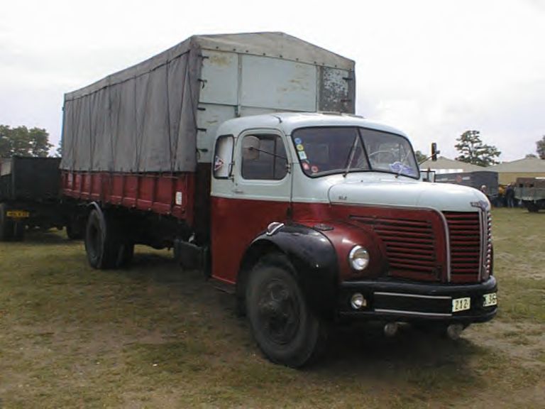 Berliet (cabine a capot) - Page 4 Pic01210