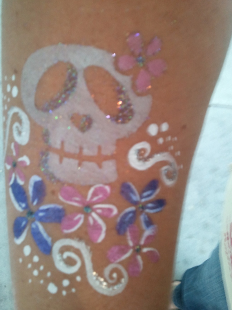 I  tryed starblends with my body glue and tattoo stencils 01010