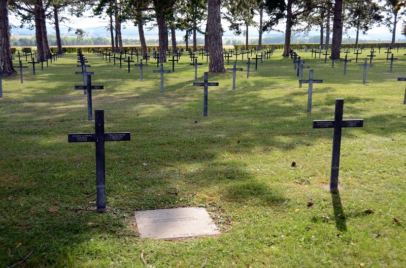 Cimetière Allemand de LOIVRE 1010