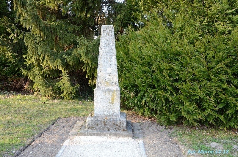 Le Monument au Capitaine MALPAS du 170e R.I. à Loivre (51) 21510