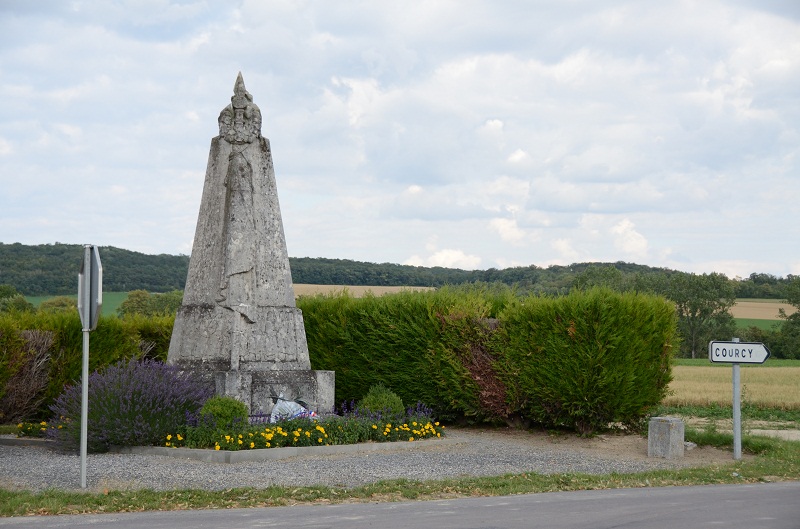 Monument au 363ème R.I. à Loivre Dsc_1322