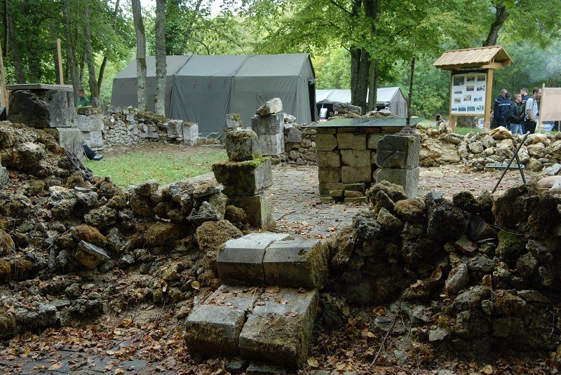 Sites et vestiges : les villages disparus du camp de Suippes (51) Ph10