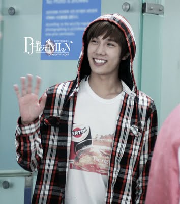 Mas imagenes de Jung Min regresando a Taiwan 5_cgi10