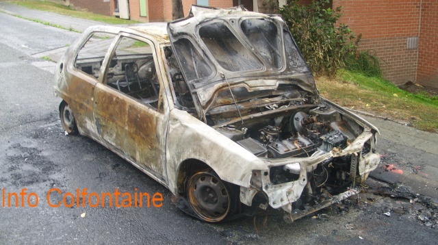 Une 2ème voiture incendiée en une semaine à Colfontaine source Info Colfontaine. Le_1311