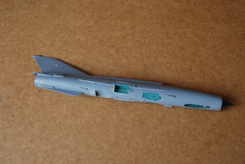 [Zvezda] MiG21 Bis Fishbed  Yougoslave 1/72 Dsc_0027