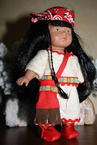 Poupee Peruvienne et indienne
