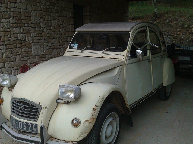 Sortie de garage d'une 2CV6 Club de 1979 dans son jus  Wp_00110