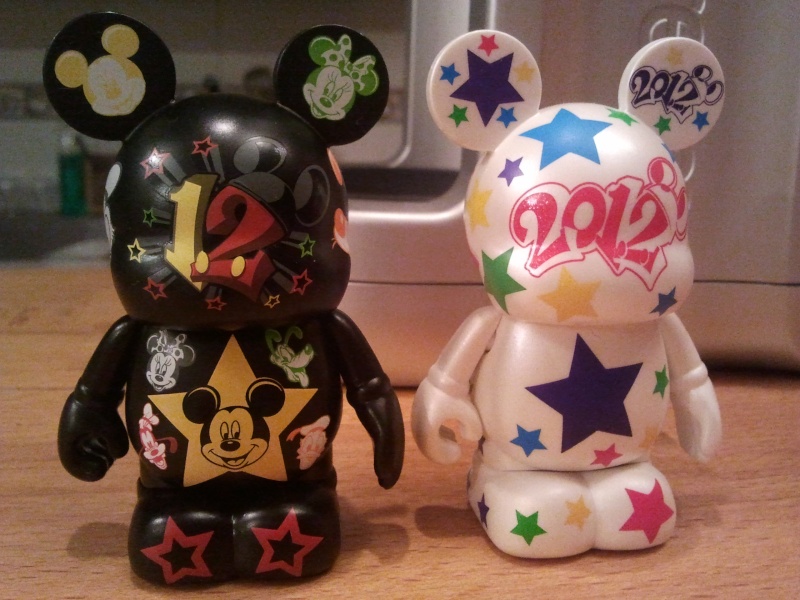 Vinylmation - Page 21 2011-127