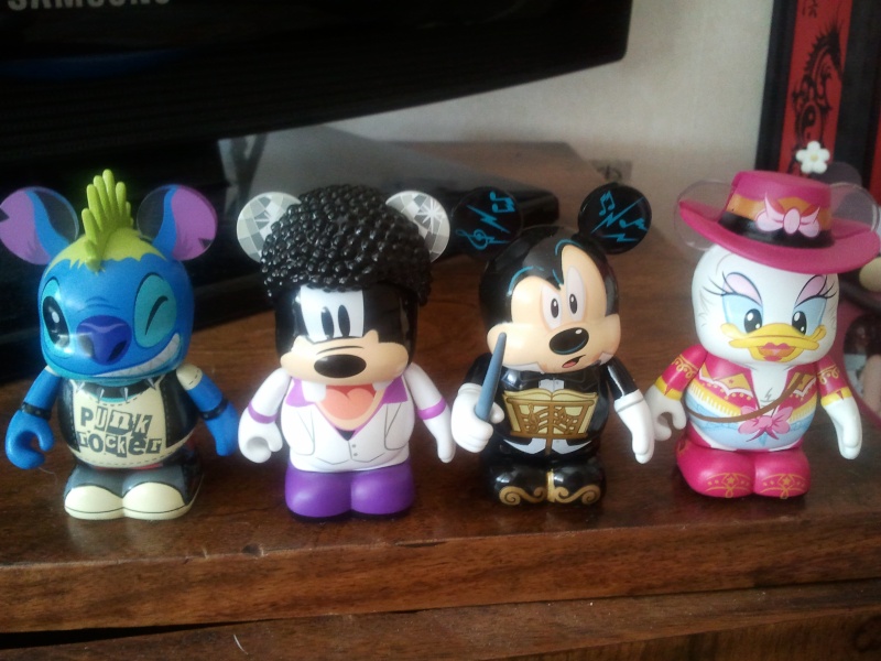 Vinylmation - Page 7 2012-027