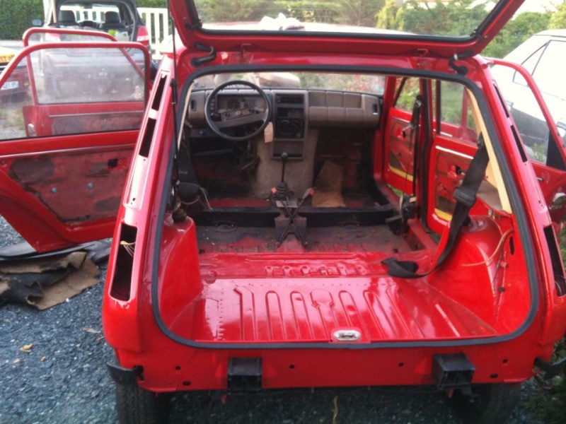 R5 GTL rouge 5 portes de 1981 31408810