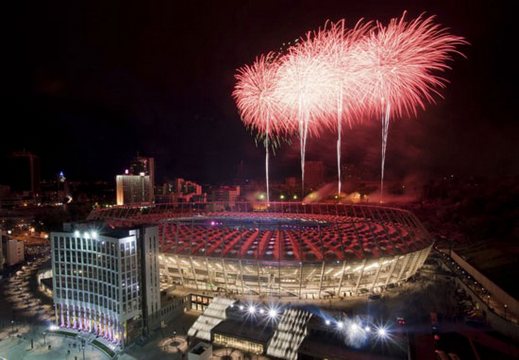 شاكيرا تتألق في حفل إفتتاح ملعب نهائي يورو 2012 11222210