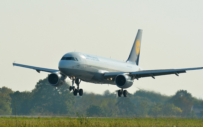 [16/10/2011] A320 Lufthansa en Déroutement Luf10