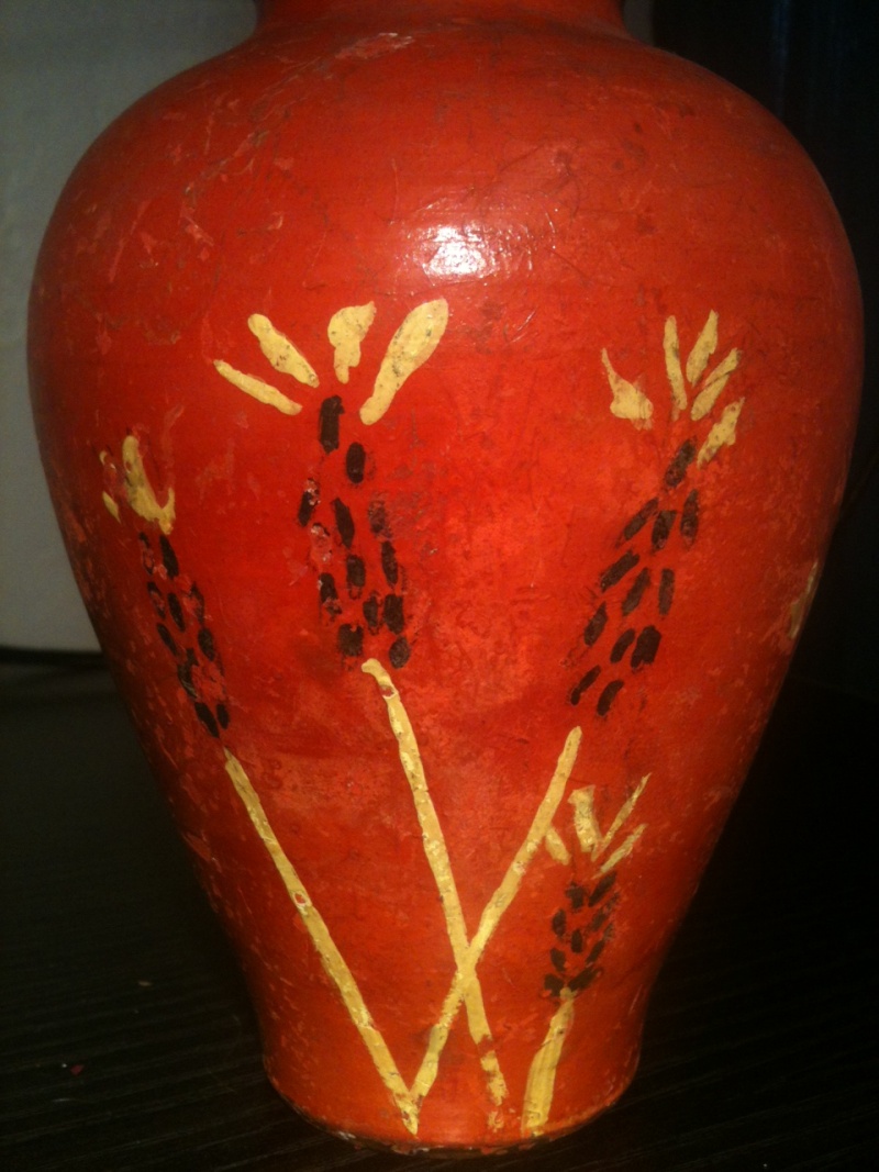 Mystérieux vase en terre cuite... Vase_b10