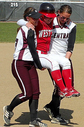 WOU and CWU Softball Mallor11