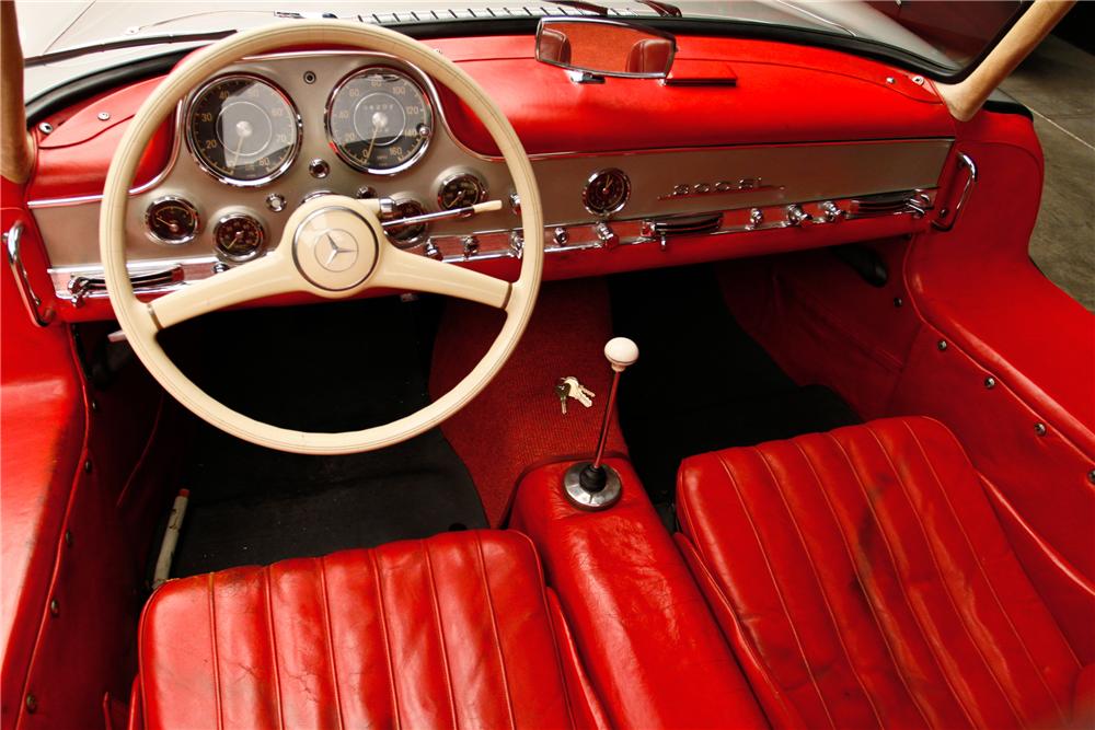 une Mercedes-Benz 300SL Gullwing de 1954 en vente par Barrett-Jackson  11597814