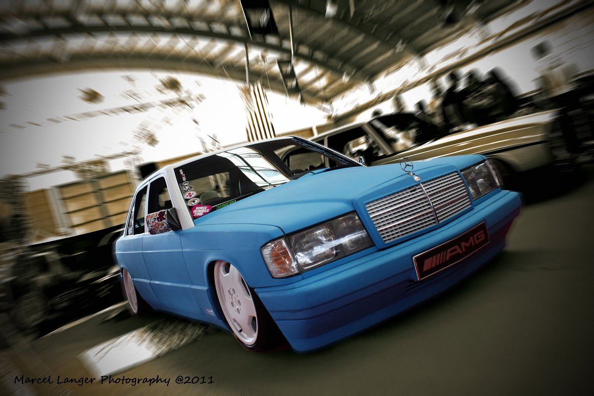 une mercedes un peu particulière, fun, drôle, bizarre ou insolite Hxyy-110