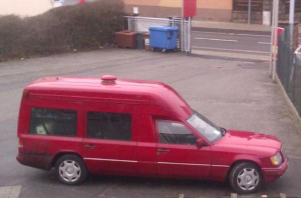 une mercedes un peu particulière, fun, drôle, bizarre ou insolite Mb_w1210