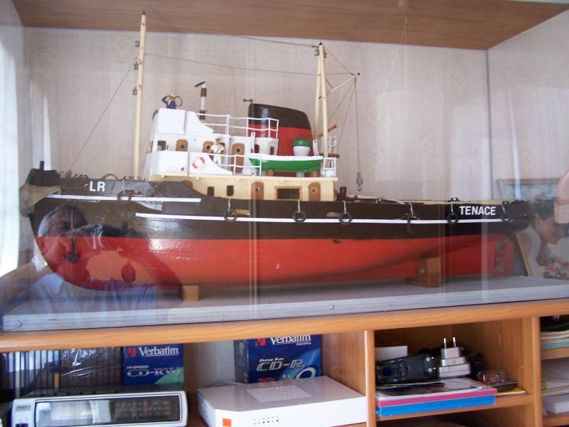 remorqueur de haute mer realise depuis des plans ( c est mon 1er bateau 1972) 100_1914