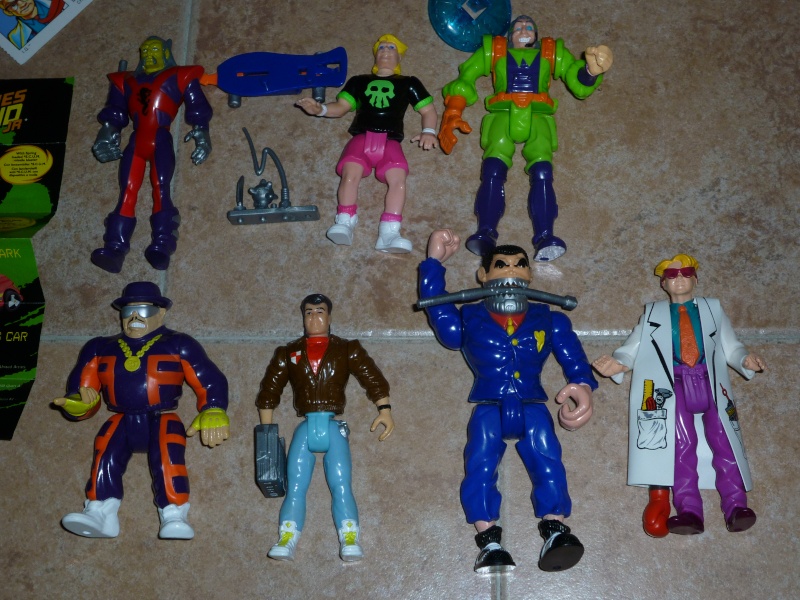 VENDO lotto di personaggi James Bond JR P1000323