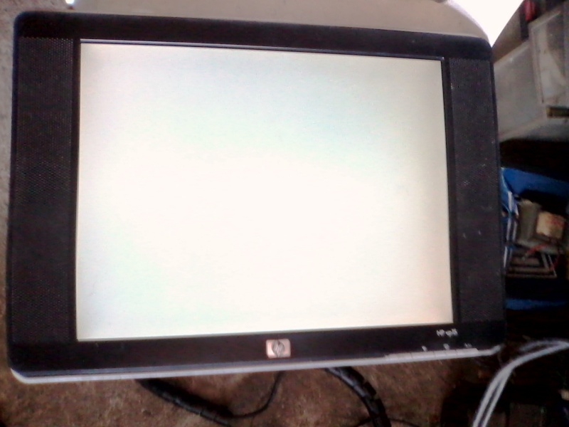 HP VP15 LCD MONITOR WHITE SCREEN Img_0510