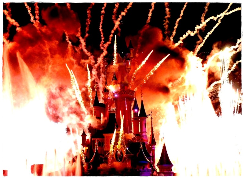 Vos photos nocturnes de Disneyland Paris - Page 23 P1200713