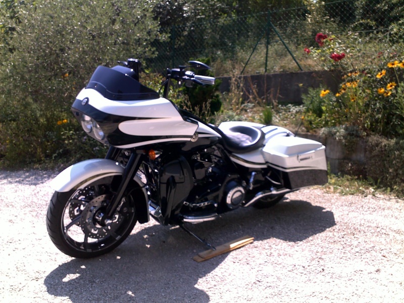 Road Glide Custom CVO - Page 28 Harley12