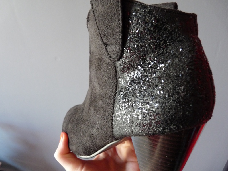 (Photos) DIY : Chaussures personnalisés paillettes P1150014