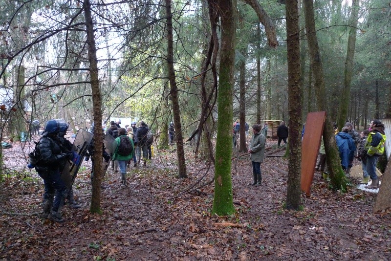 EXPULSIONS À NOTRE DAME DES LANDES : NOUS AVONS BESOIN DE VOUS !‏ - Page 2 23_2lx19