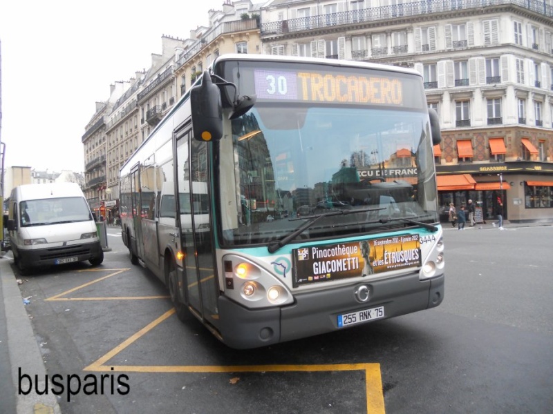 Archive T-U-F 9 Décembre 2012 > La RATP change les girouettes des bus à diodes. 30571010