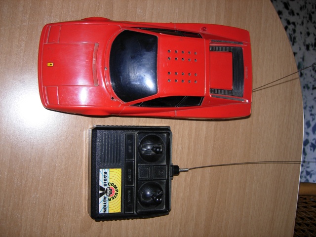 Vendo Macchina telecomandata Ferrari testarossa Dscn3633