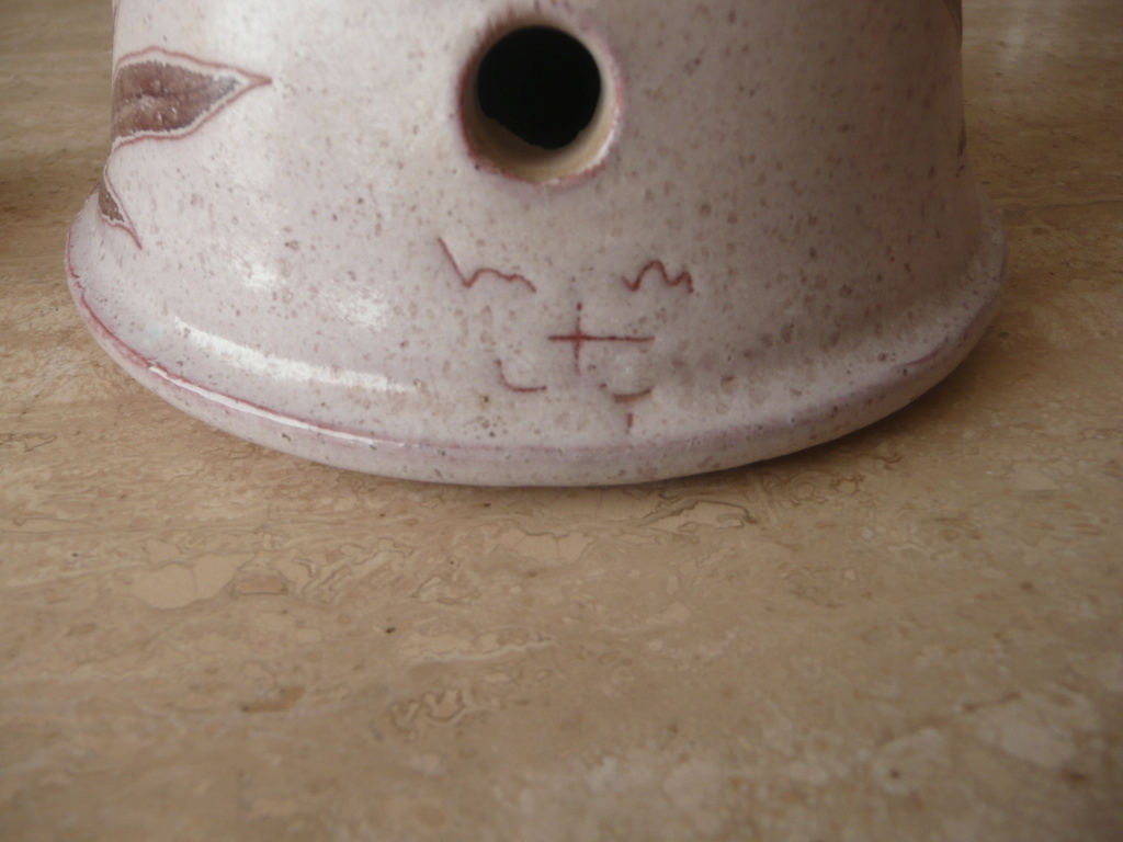 pied de lampe de la poterie de Nesmy P1190810