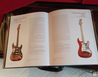 Livre "the guitar collection " de Walter Carter Img_2024