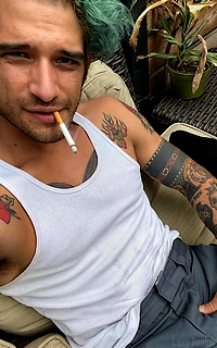 Tyler Posey [50 avatars] TW : Hot Posey210