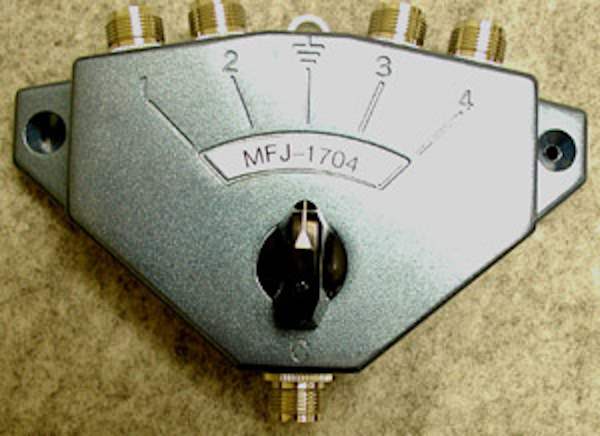 MFJ MFJ-1704 (Commutateur d'antennes 4 en 1) I1001910