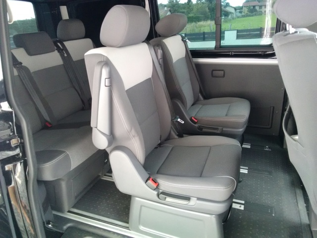 T5 Multivan 7 pl, toit relevable, 2.5 tdi.... VENTE ANNULé Img_2081